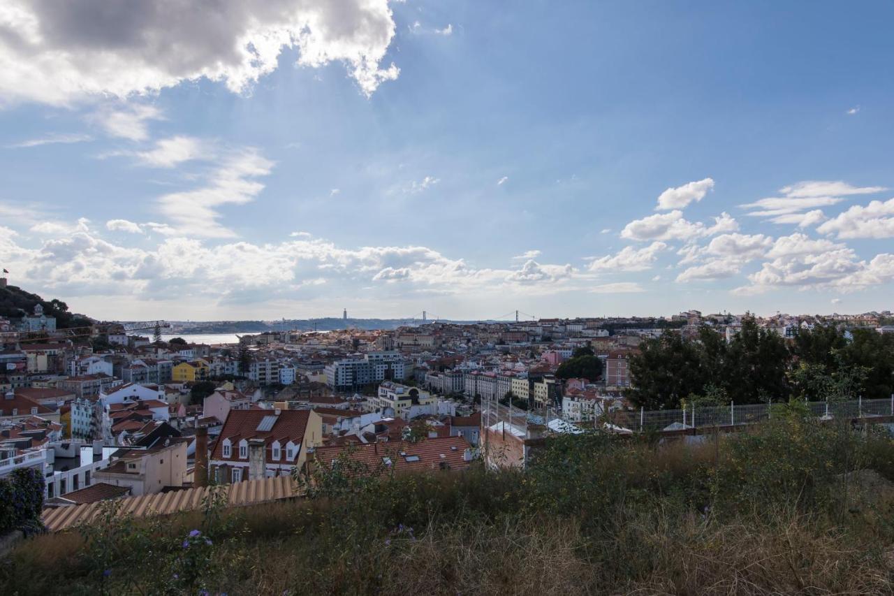 Lovelystay - Modern And Colourful Flat In The Heart Of Graca Apartment Lissabon